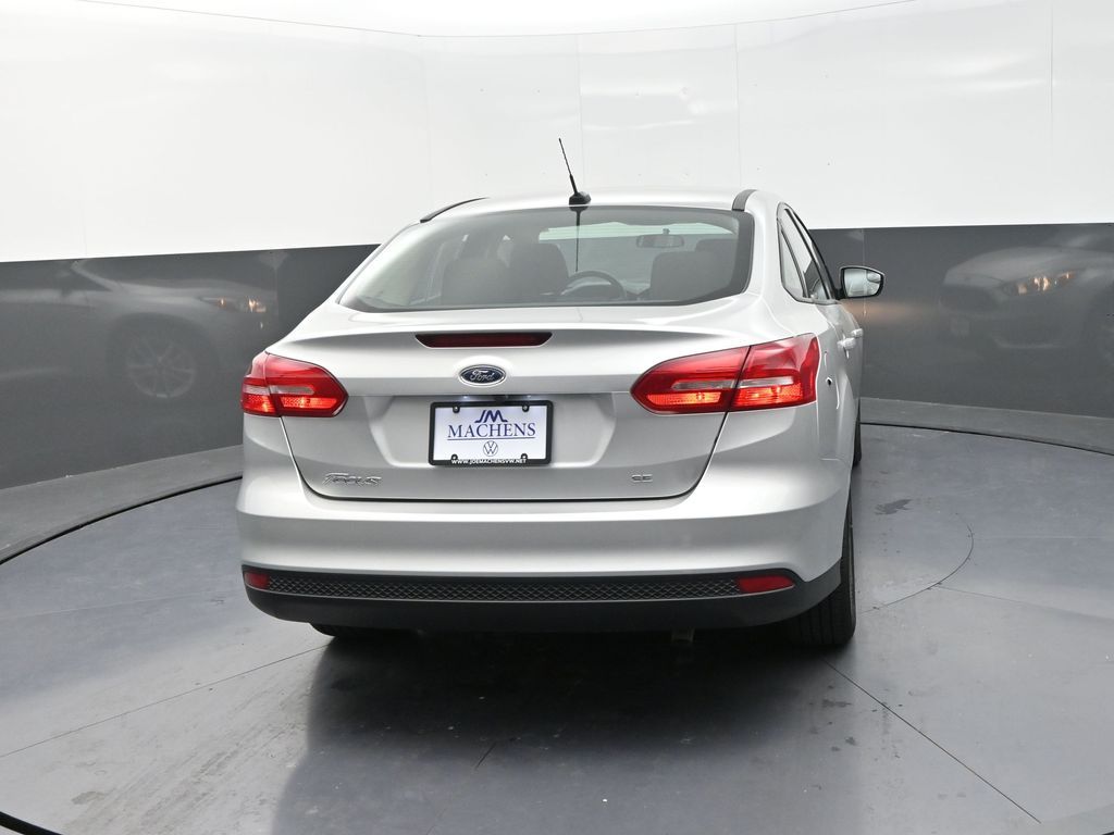 2018 Ford Focus SE photo 6