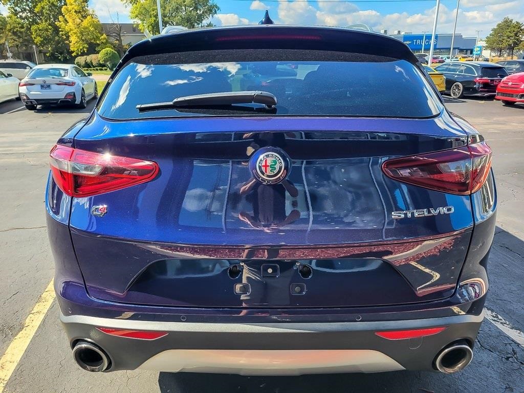 2019 Alfa Romeo Stelvio Ti photo 4