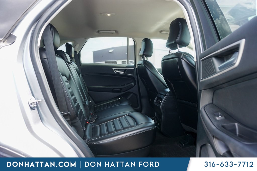 2022 Ford Edge SEL photo 23