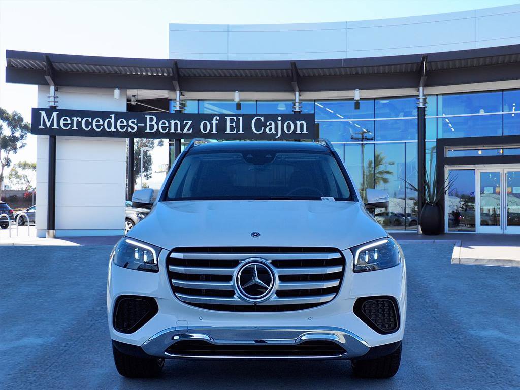 2026 Mercedes Benz GLS 450 4MATIC photo 2