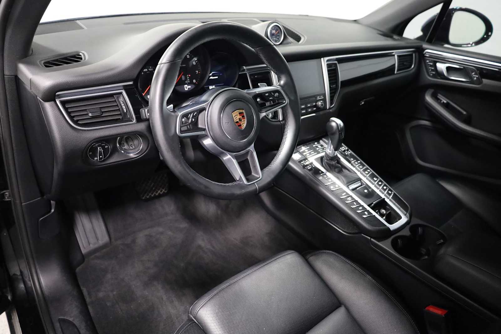 2018 Porsche Macan photo 3