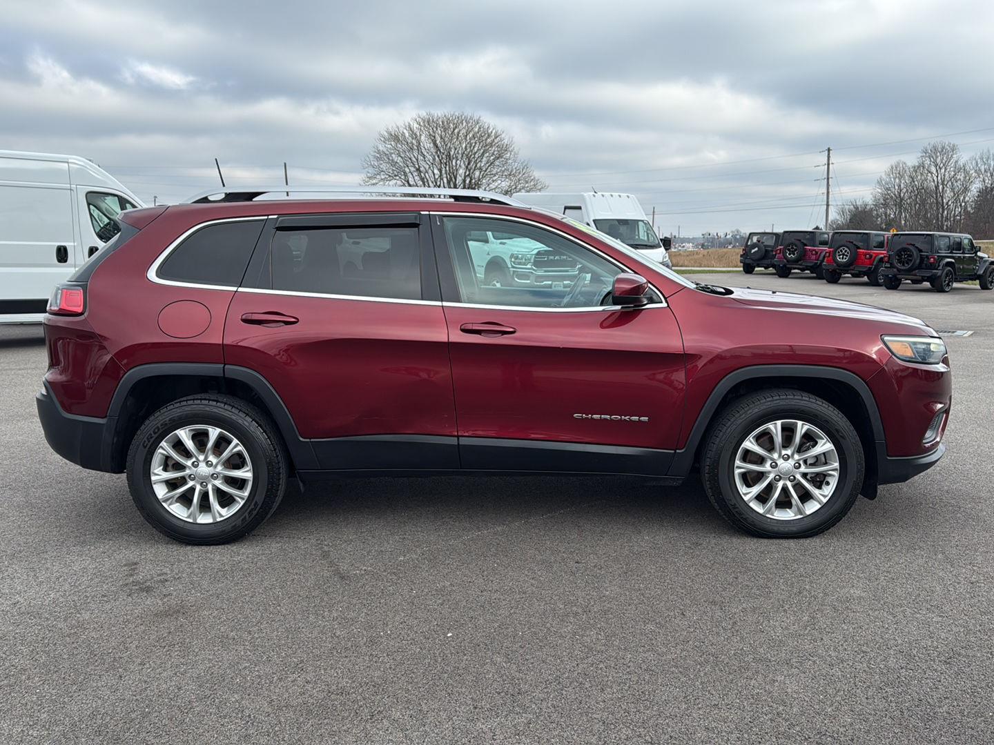 2019 Jeep Cherokee Latitude photo 3