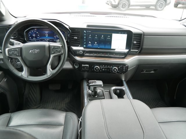 2024 Chevrolet Silverado 1500 RST photo 10