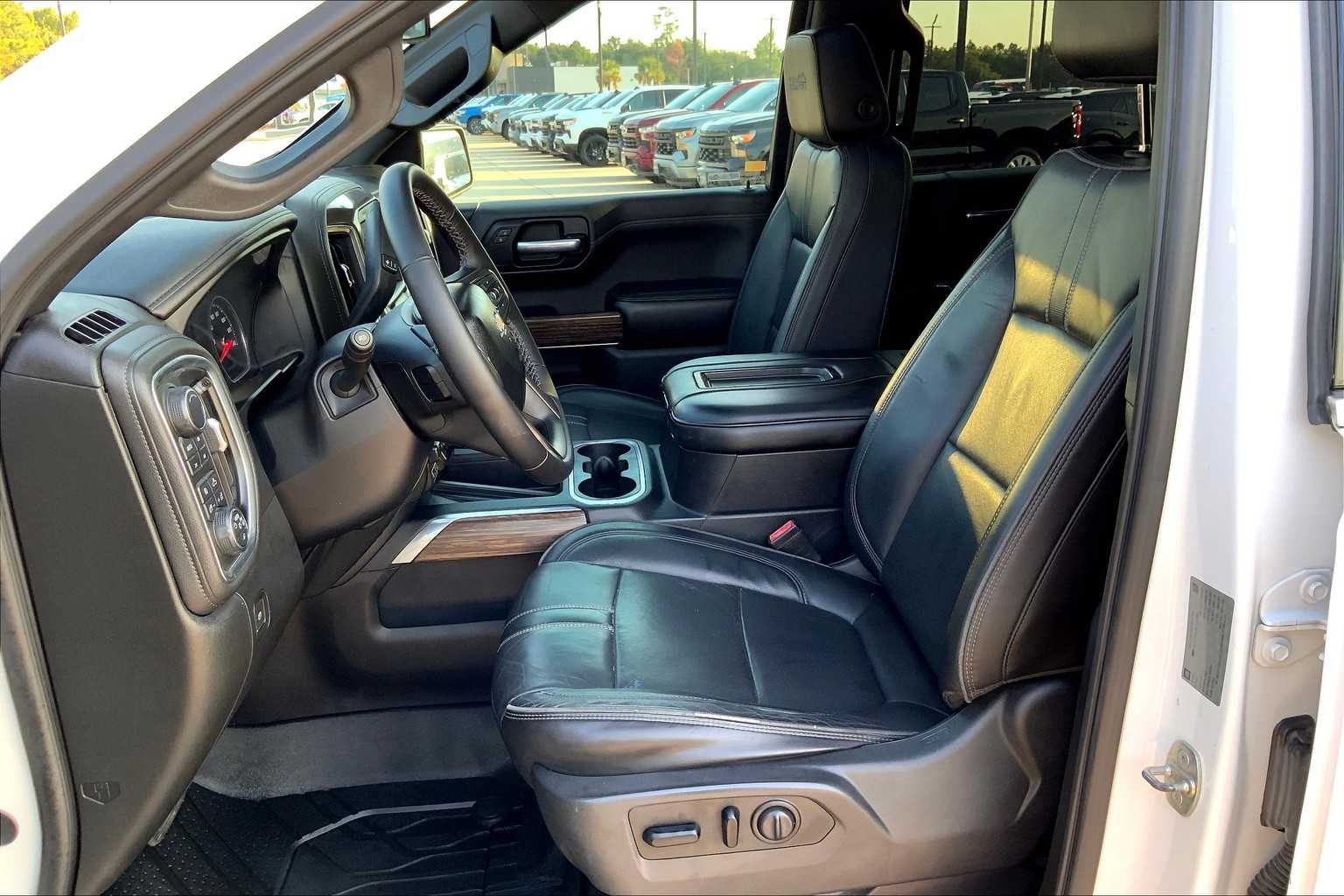 2019 Chevrolet Silverado 1500 High Country photo 7