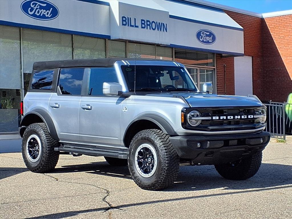 2023 Ford Bronco 4-Door Outer Banks's photo