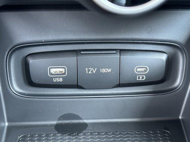 2025 Hyundai Venue SE photo 16