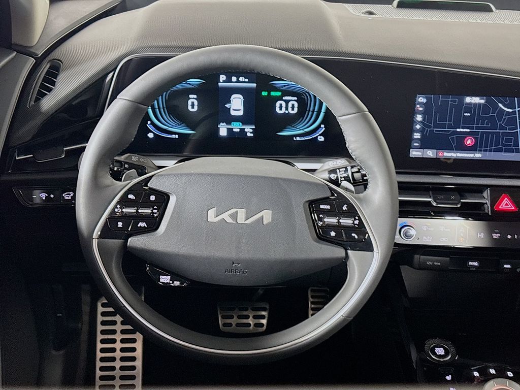 2025 Kia Niro Plug-In Hybrid SX Touring photo 13