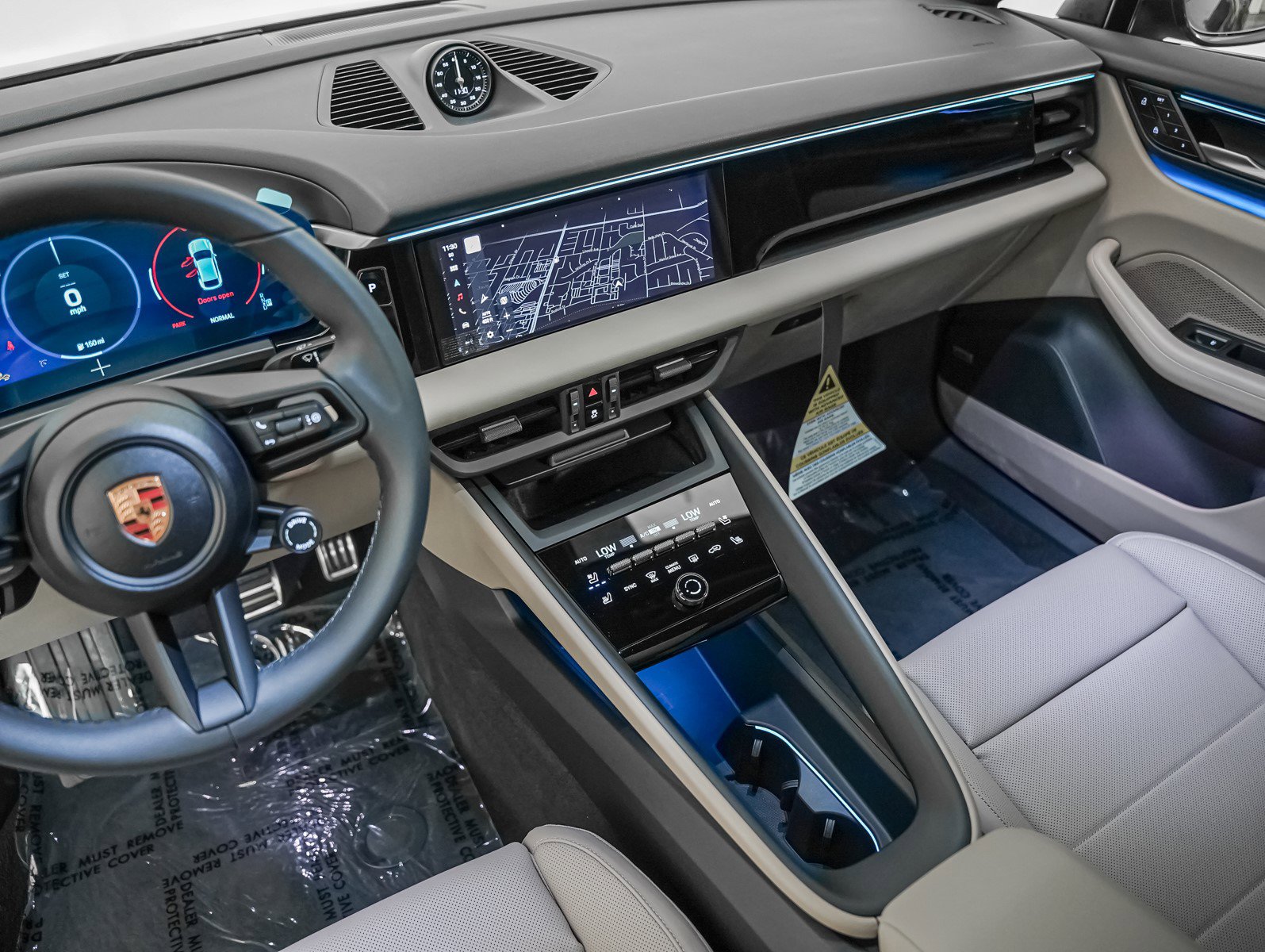 2025 Porsche Macan Electric photo 18