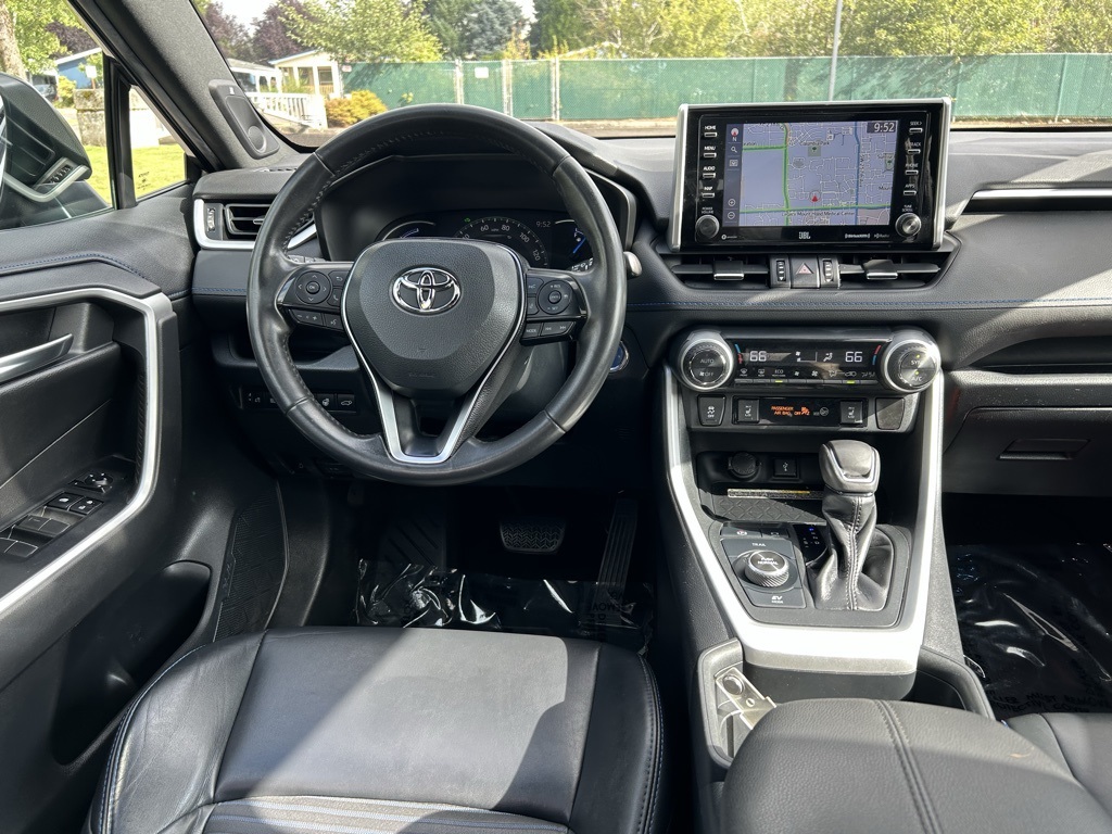 2020 Toyota RAV4 Hybrid XSE photo 24