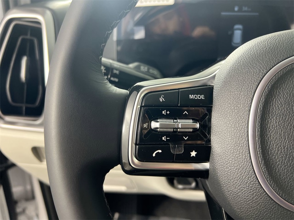 2025 Kia Sorento S photo 14