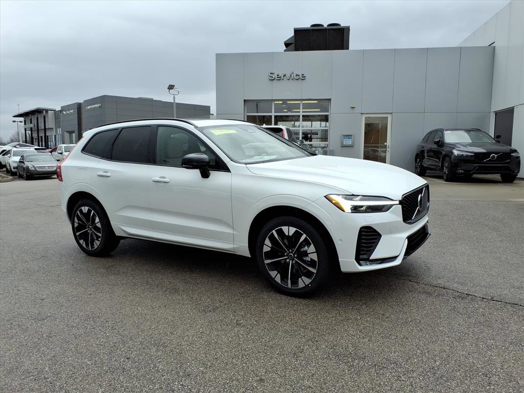 2026 Volvo XC60 Plus's photo