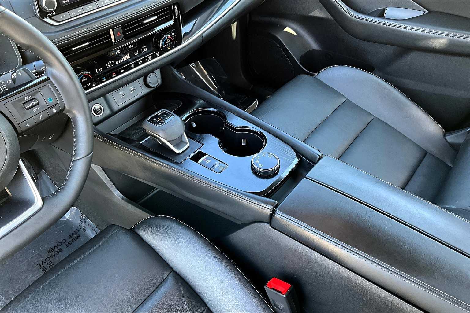 2022 Nissan Rogue SL photo 14