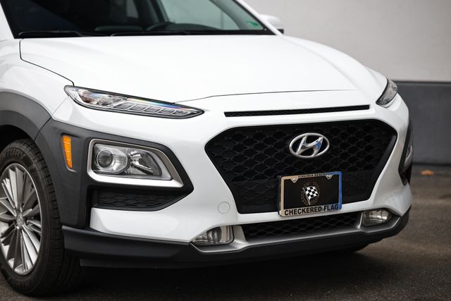 2020 Hyundai Kona SEL Plus photo 2