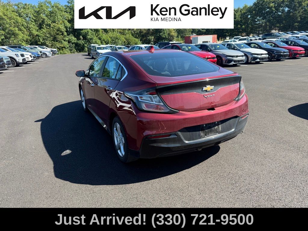 2017 Chevrolet Volt LT photo 7