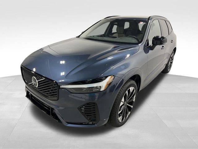 2026 Volvo XC60 B5 Plus photo 3