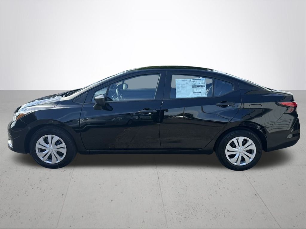 2025 Nissan Versa 1.6 S photo 11