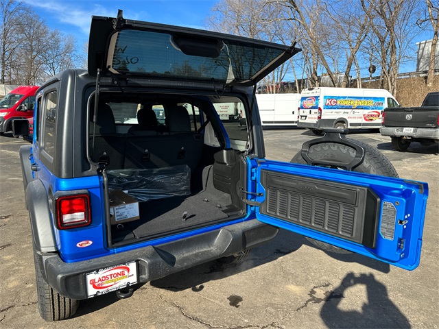 2025 Jeep Wrangler Sport S photo 9