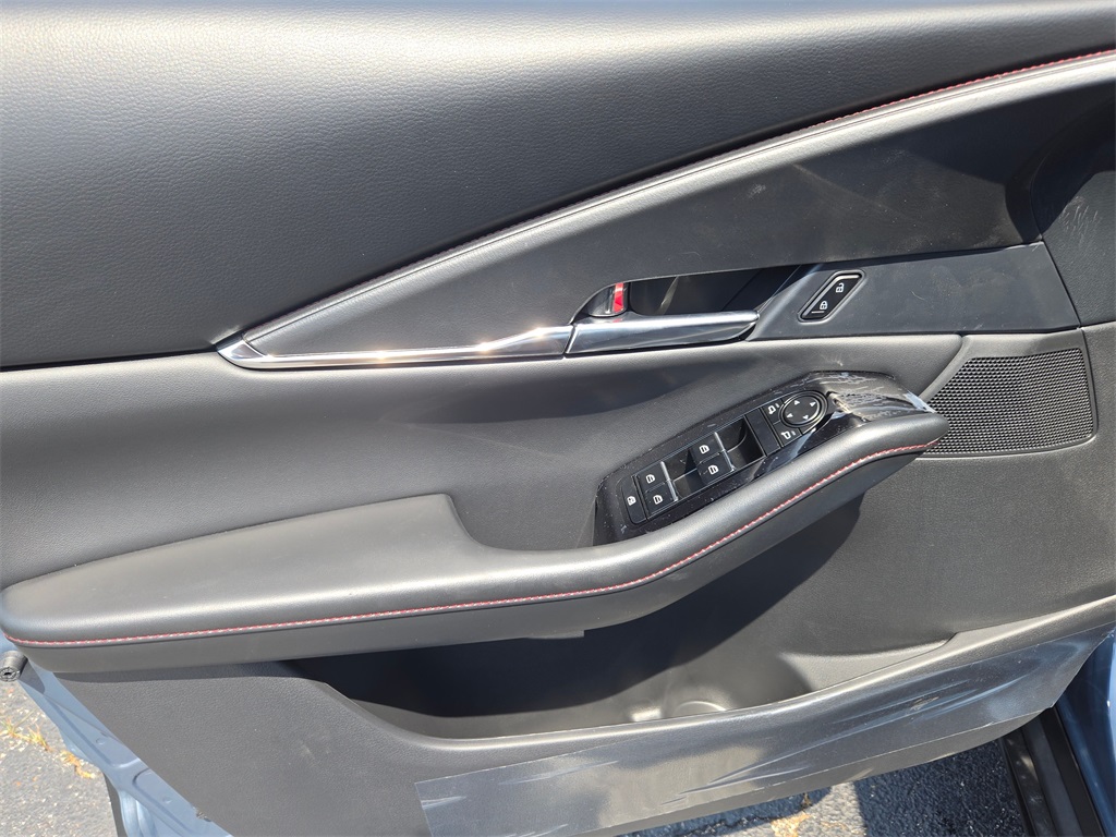 2023 Mazda CX-30 2.5 S Carbon photo 16
