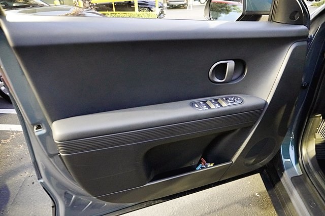 Used 2025 Green Hyundai SEL image 26