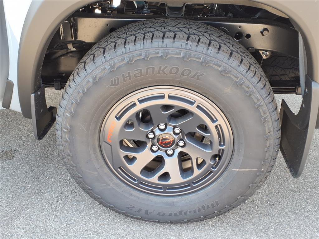 2025 Nissan Frontier Crew Cab PRO-4X photo 5