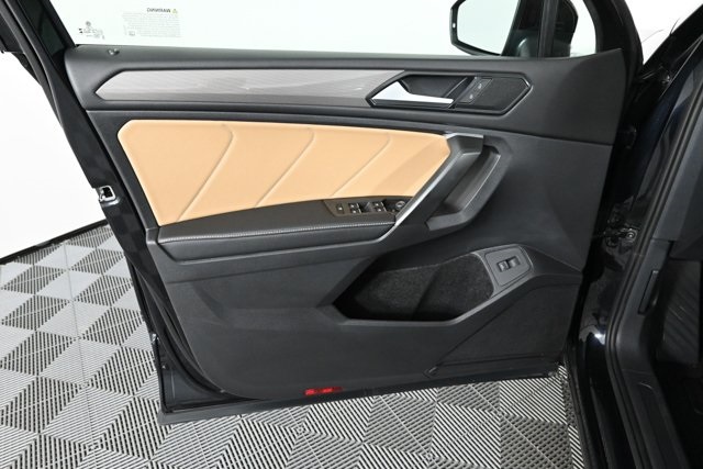2024 Volkswagen Tiguan SE Wolfsburg Edition photo 20
