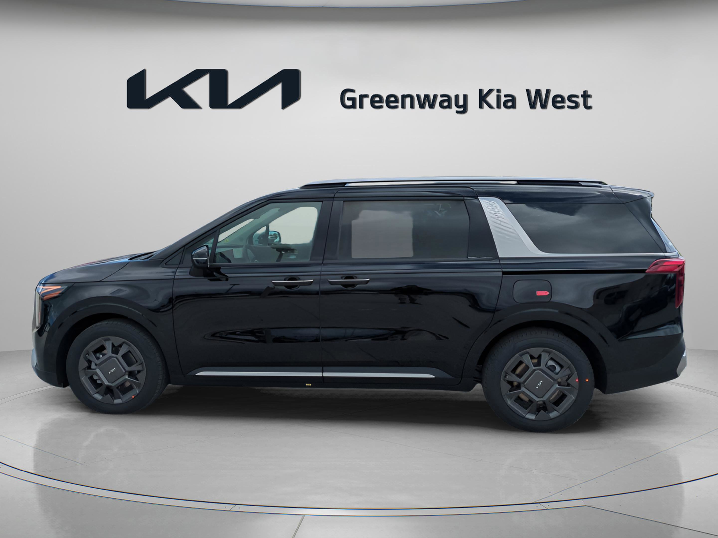 2026 Kia Carnival SX photo 2