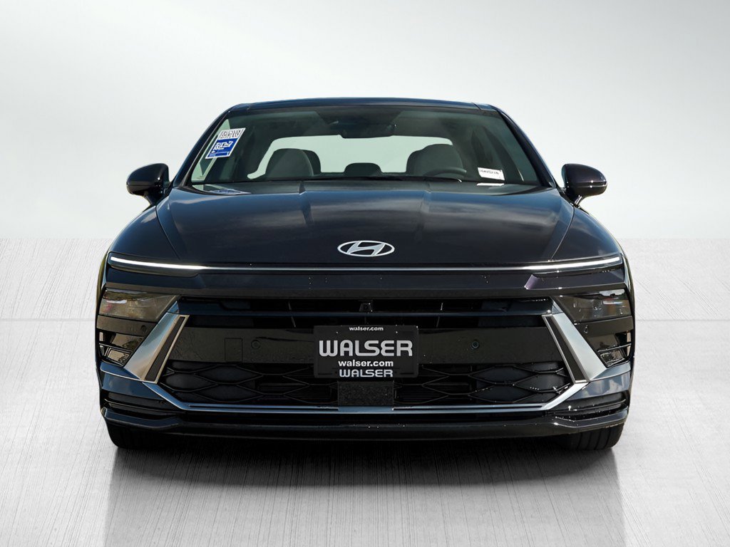 2026 Hyundai Sonata Hybrid Limited photo 2