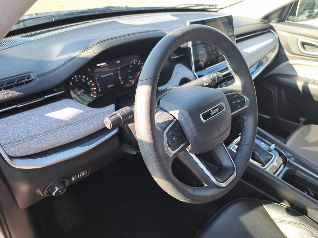 2022 Jeep Compass Latitude photo 4
