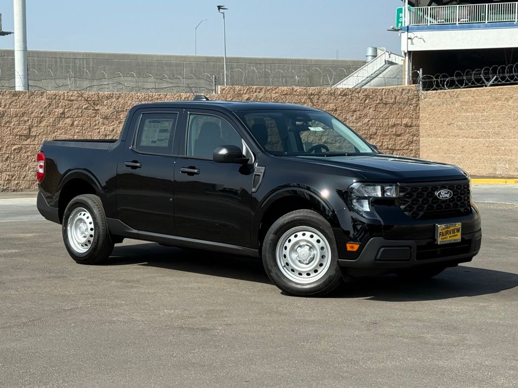 2025 Ford Maverick XL's photo