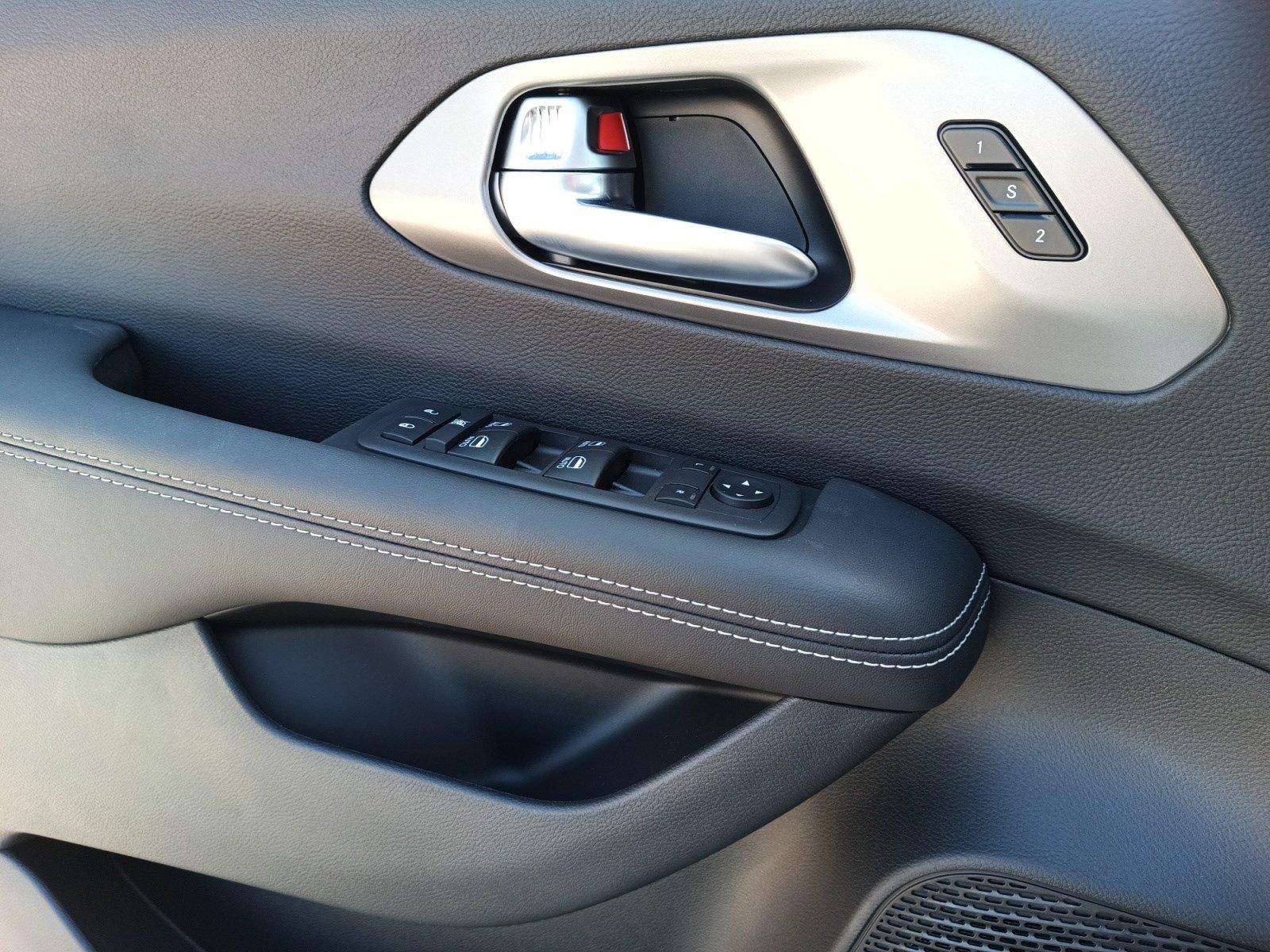 2026 Chrysler Pacifica photo 23