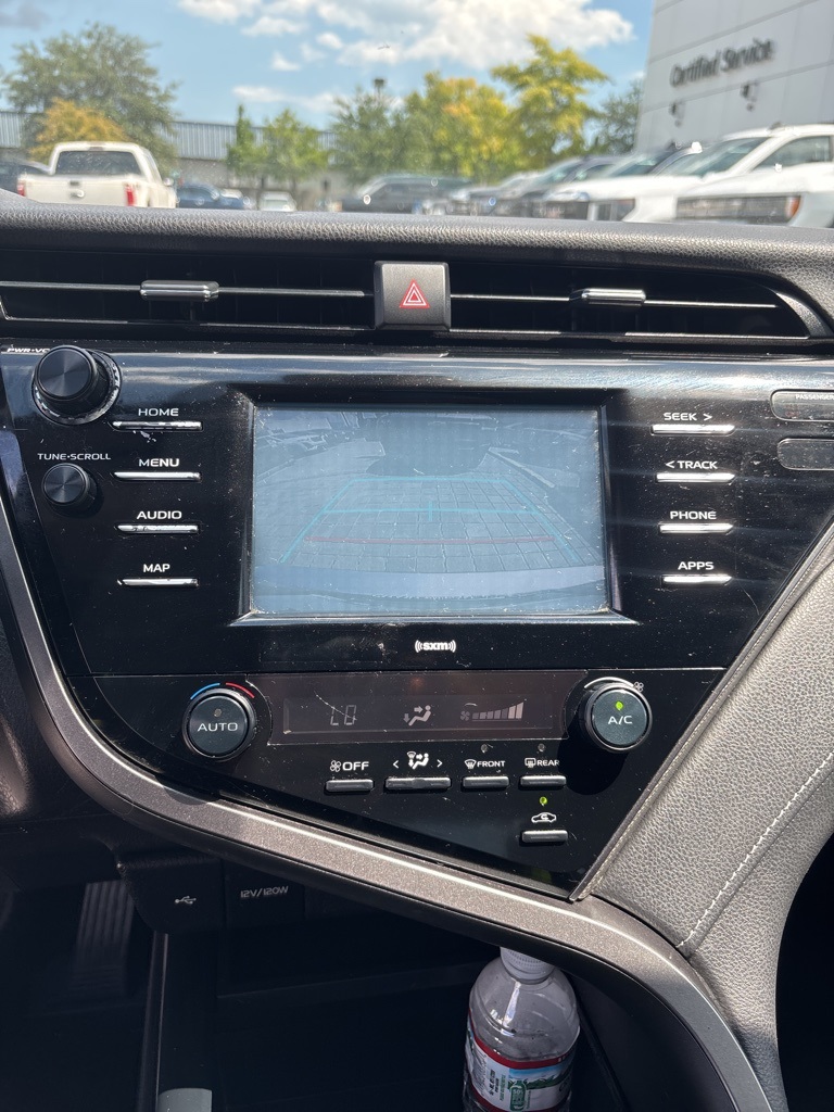 2020 Toyota Camry SE photo 17