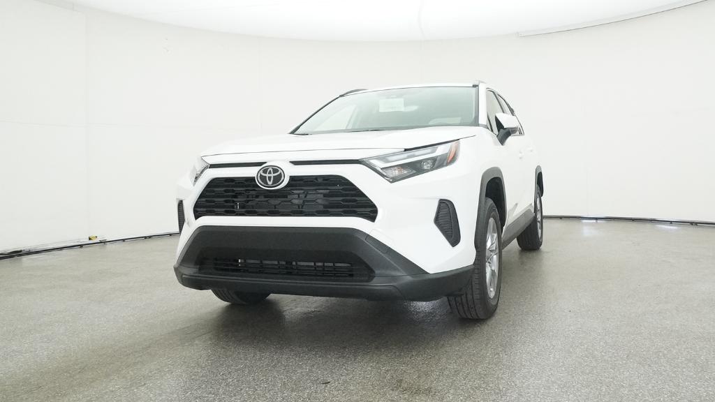2025 Toyota RAV4 Hybrid XLE photo 4