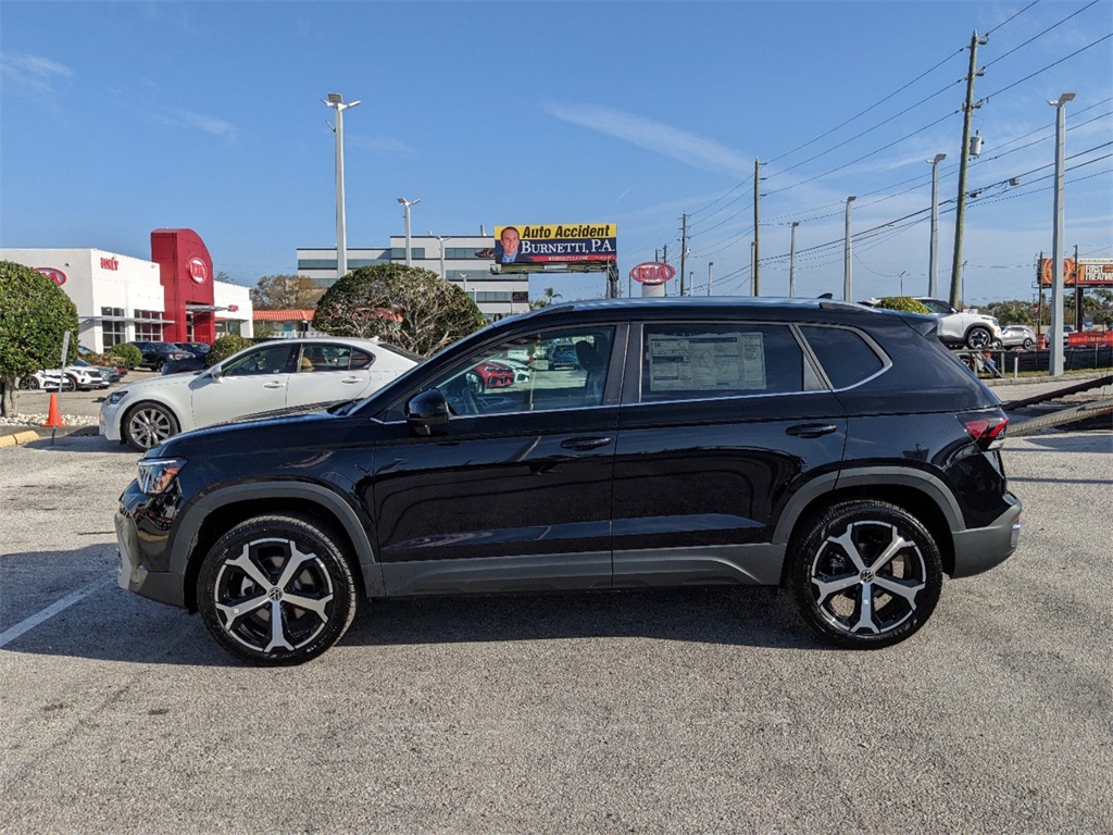 2025 Volkswagen Taos SEL photo 4