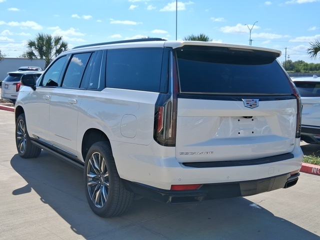 2023 Cadillac Escalade ESV Sport photo 2