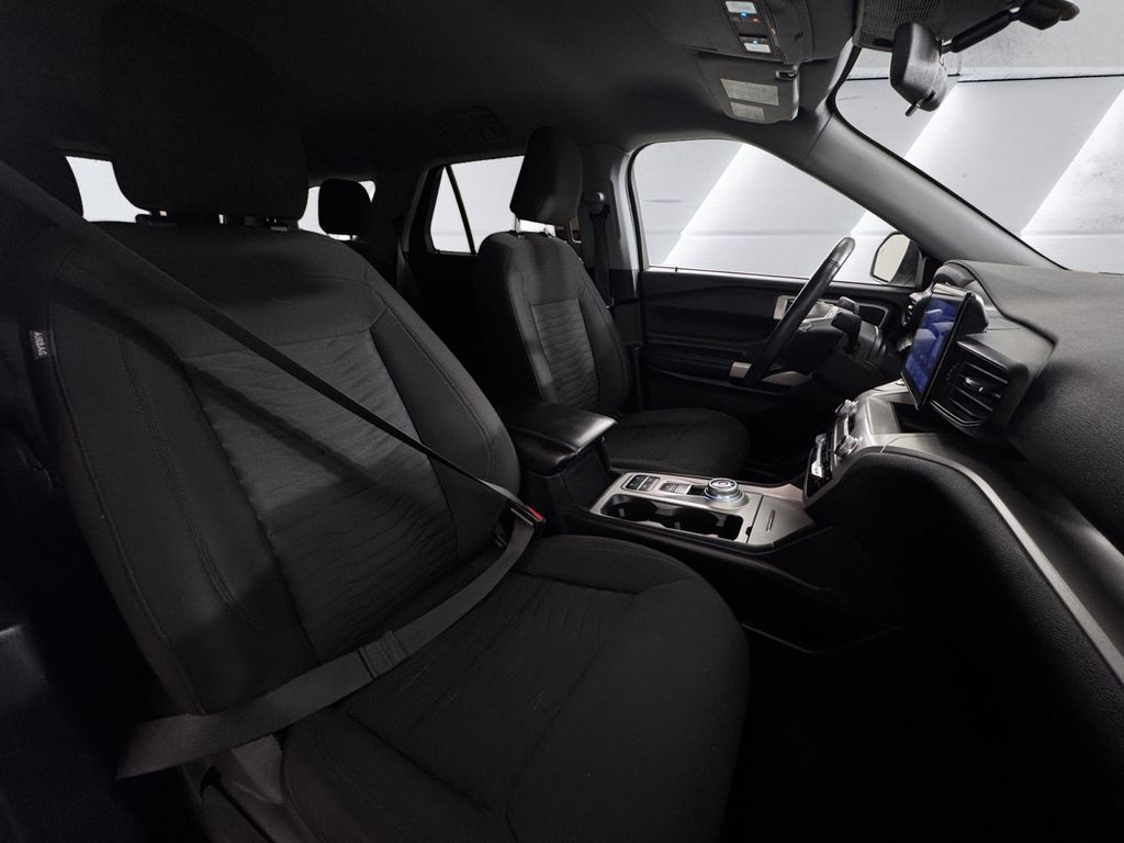 2021 Ford Explorer XLT photo 14