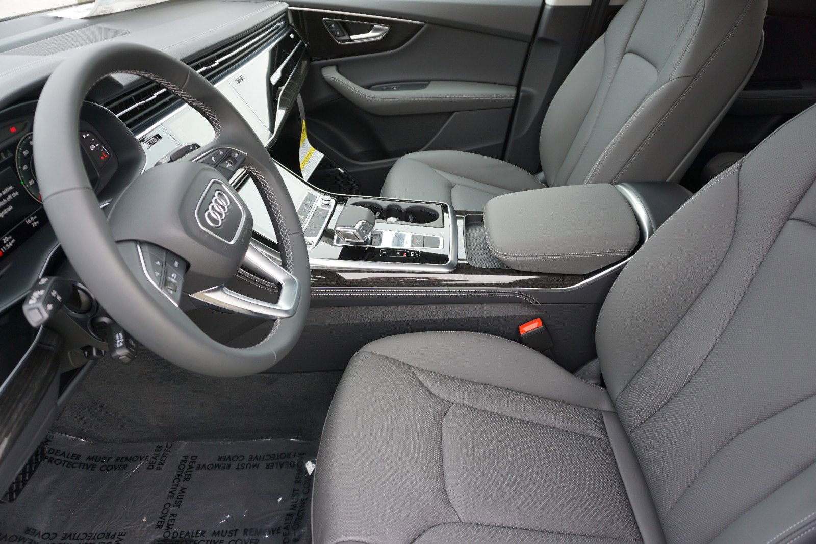 2025 Audi Q8 Premium Plus photo 4
