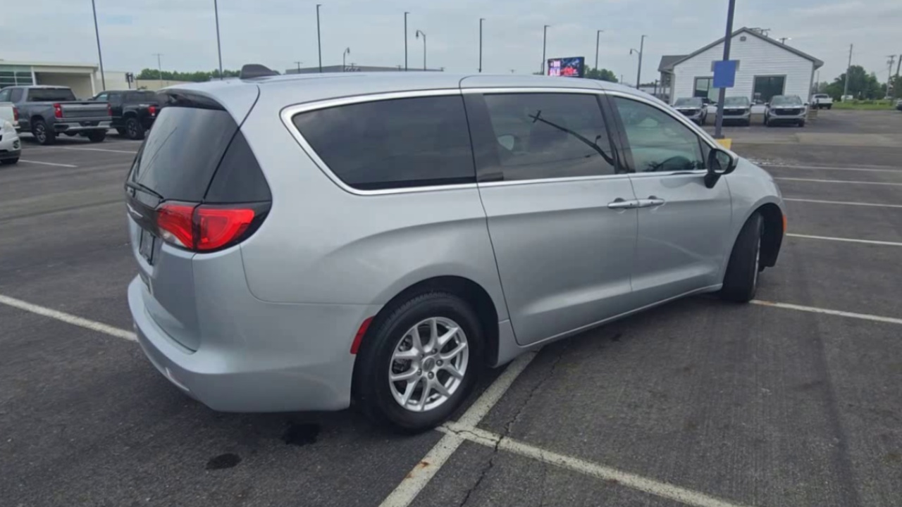 2023 Chrysler Voyager LX photo 33