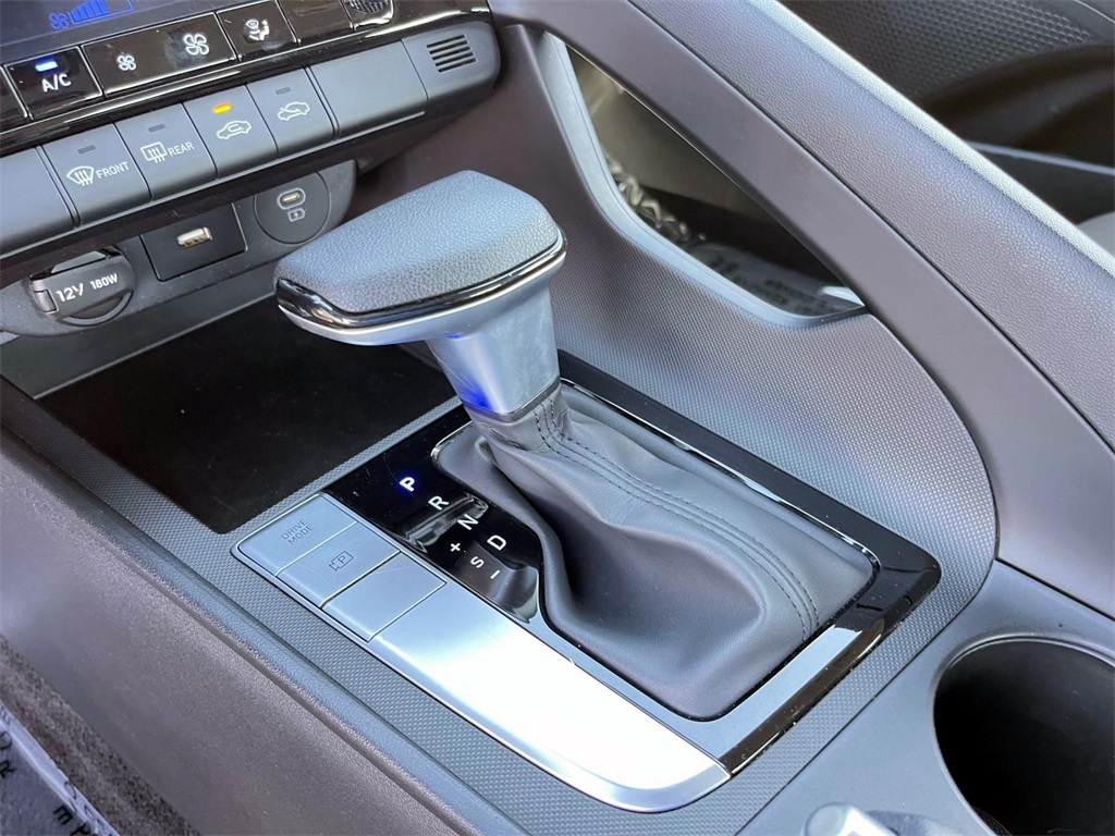 2024 Hyundai Elantra SEL photo 20