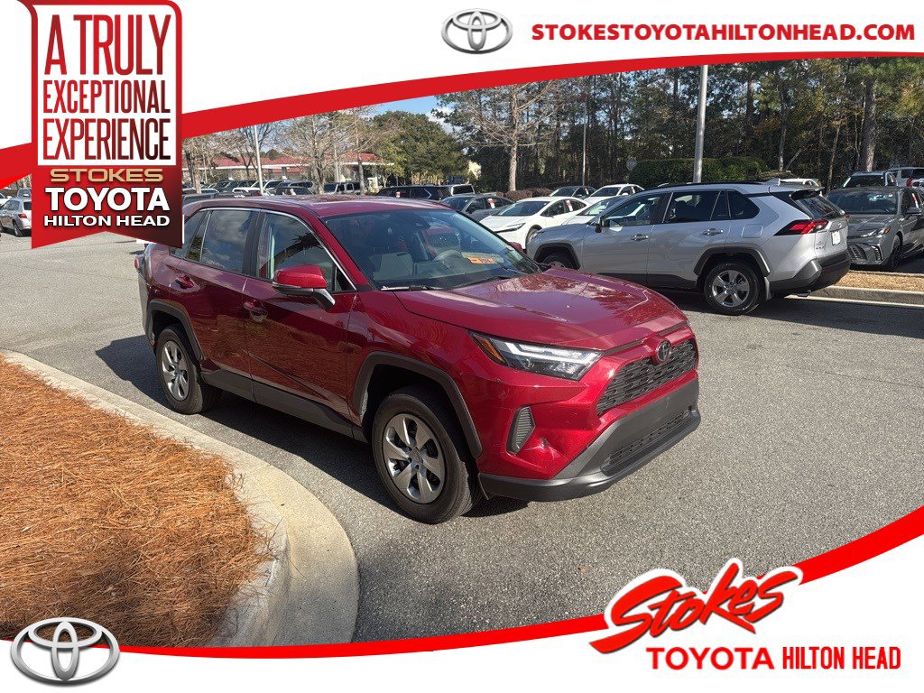 2023 Toyota RAV4 LE's photo