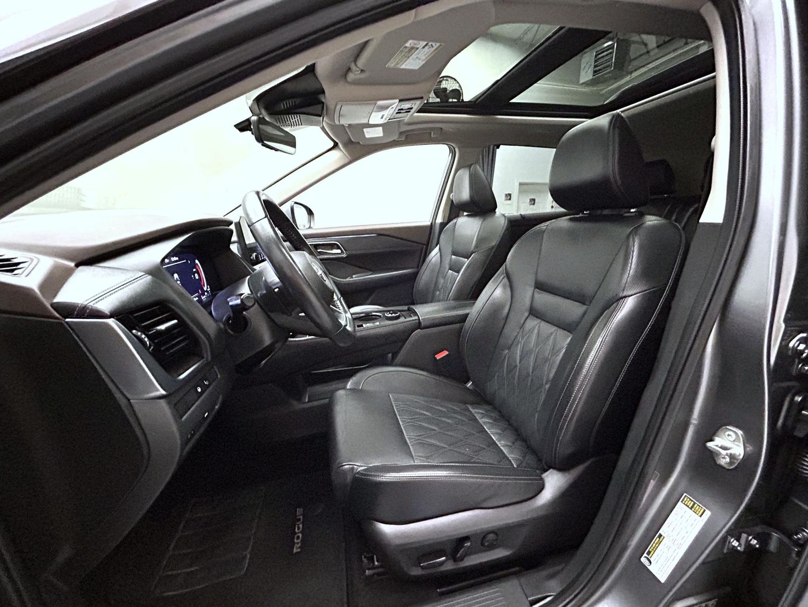 2023 Nissan Rogue Platinum AWD photo 10