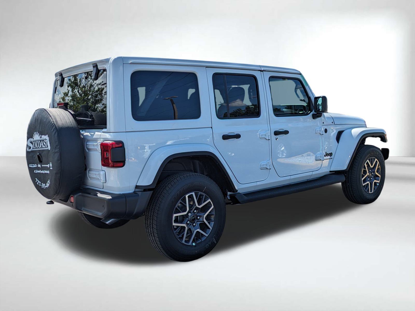 2025 Jeep Wrangler Sahara photo 4