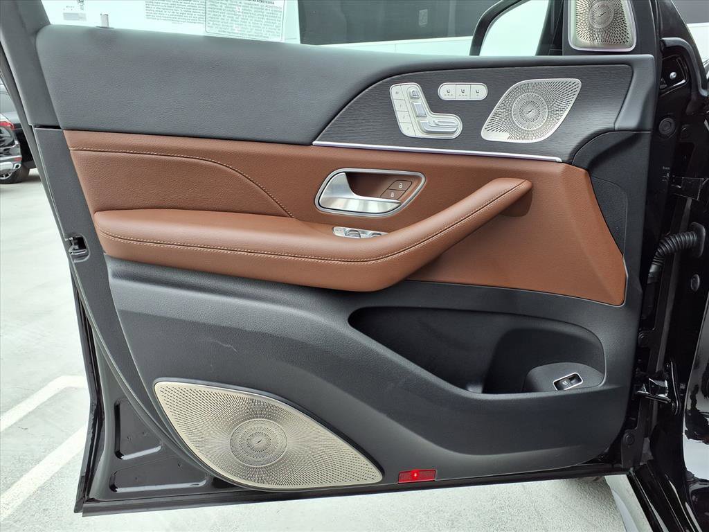 2024 Mercedes Benz GLS 450 4MATIC photo 8