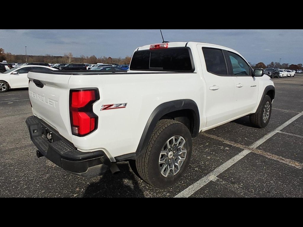 2024 Chevrolet Colorado Z71 photo 3