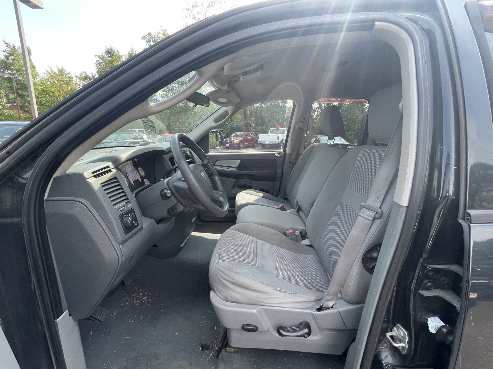 2008 Dodge Ram SLT photo 24