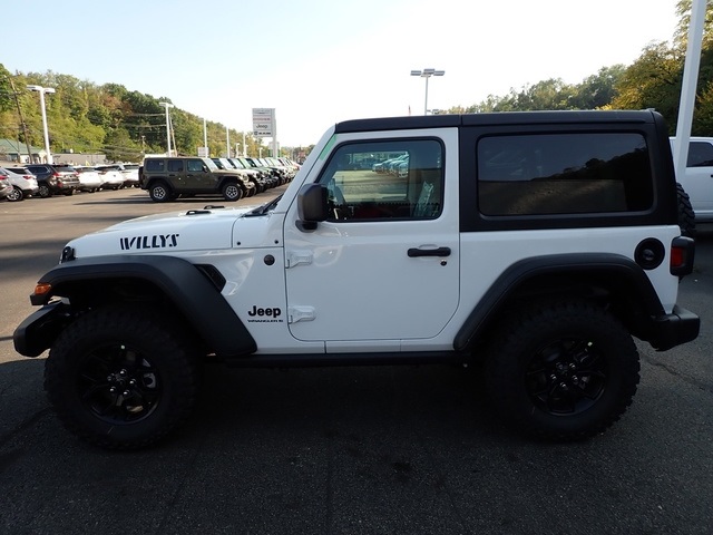 2025 Jeep Wrangler Willys photo 2