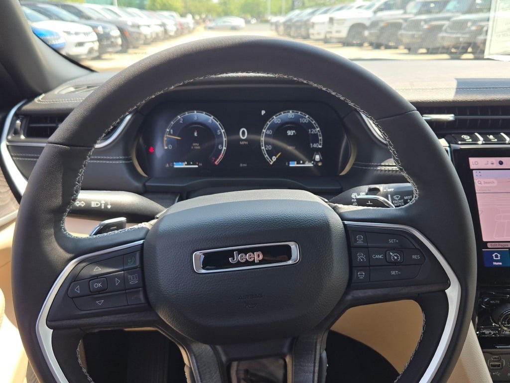 2025 Jeep Grand Cherokee Limited photo 27