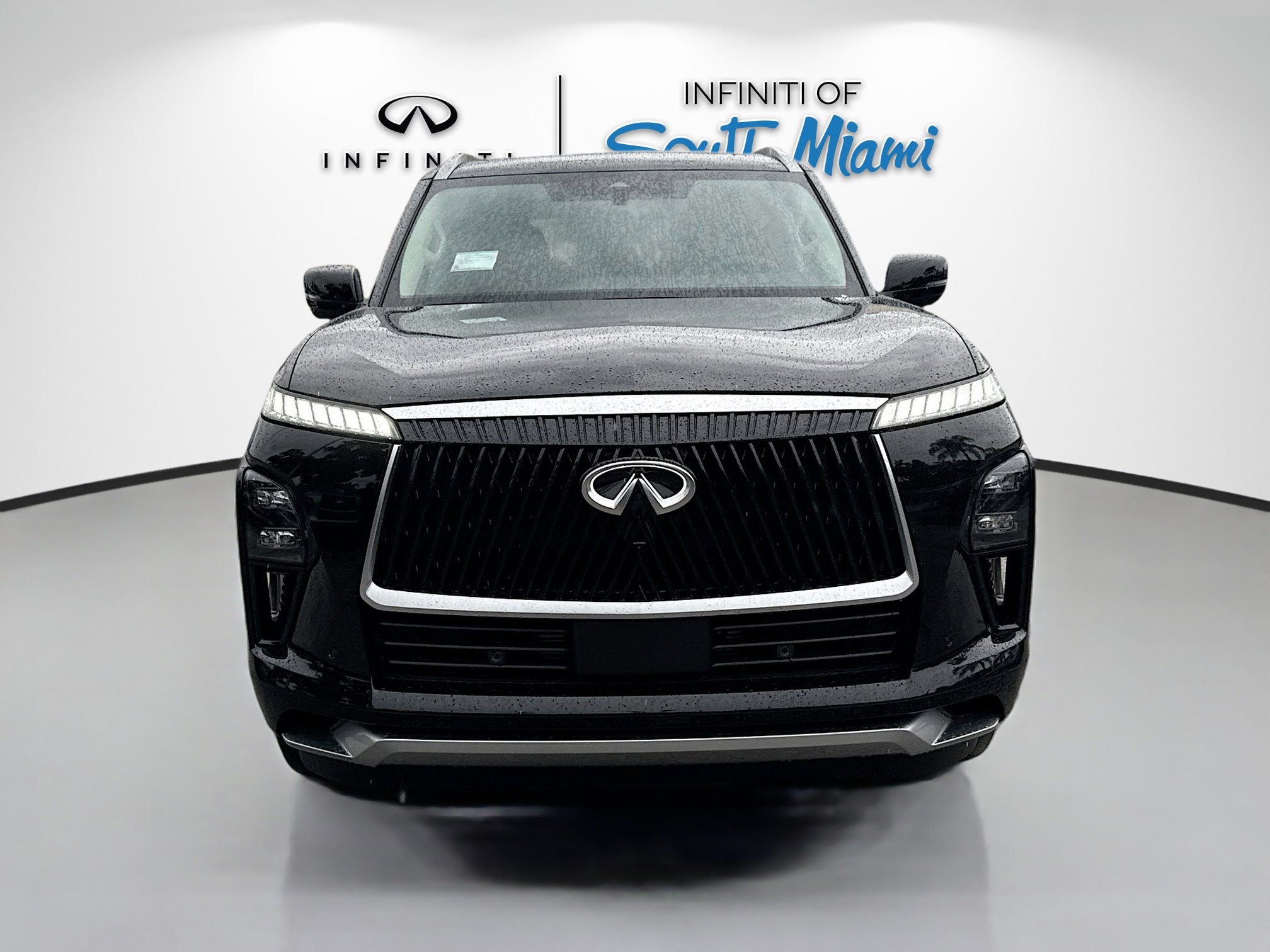 2026 Infiniti QX80 Luxe photo 2