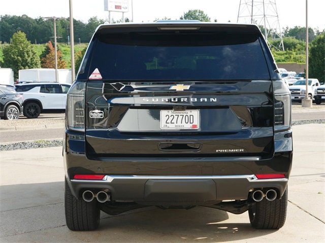 2025 Chevrolet Suburban Premier photo 6