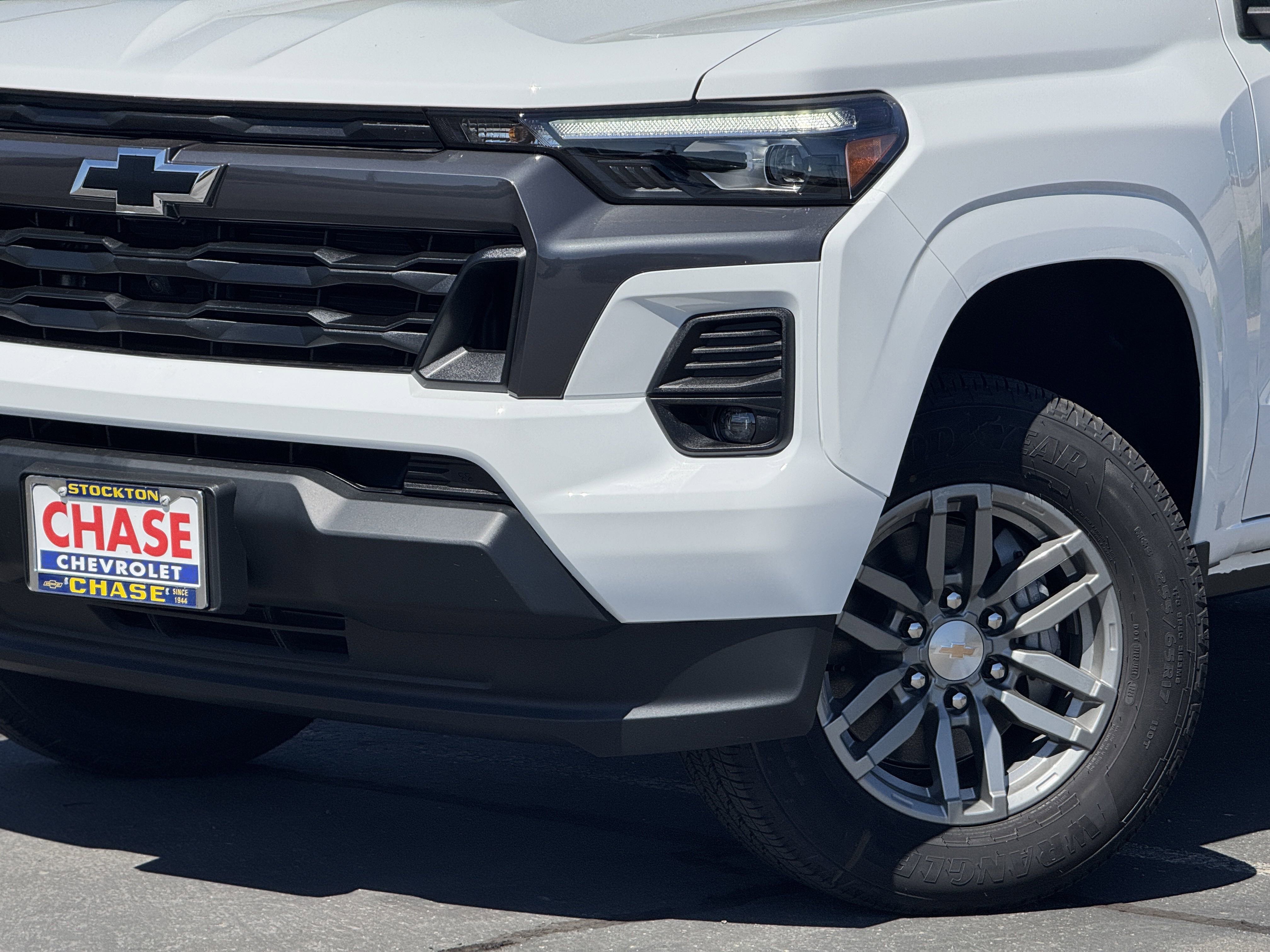 2026 Chevrolet Colorado LT photo 3