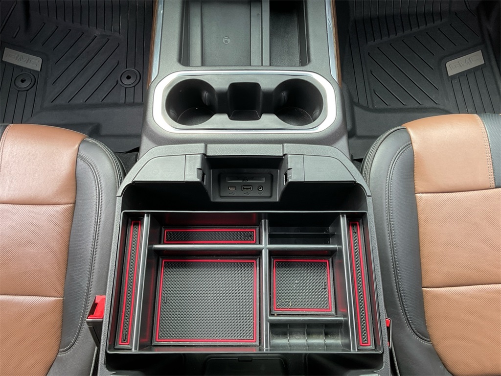 2022 Chevrolet Silverado 1500 High Country photo 10